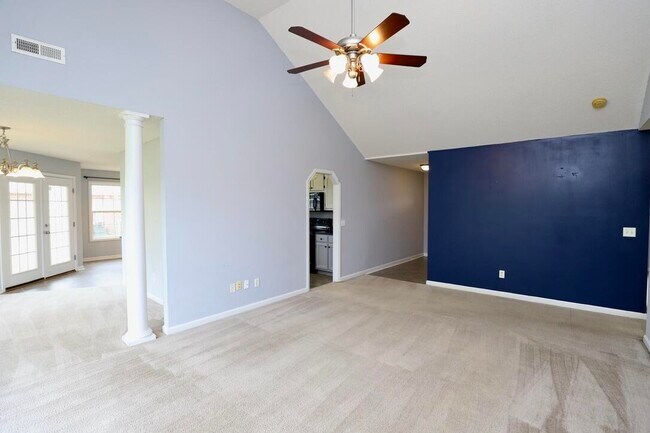 Building Photo - 60 Vinca Ct