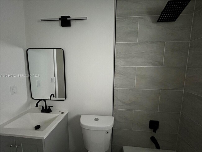 Building Photo - 4429 SW 21st St