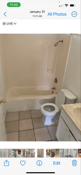 Building Photo - 205 E 11th St