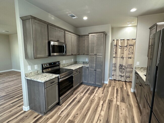 Building Photo - 1518 Sioux Trail