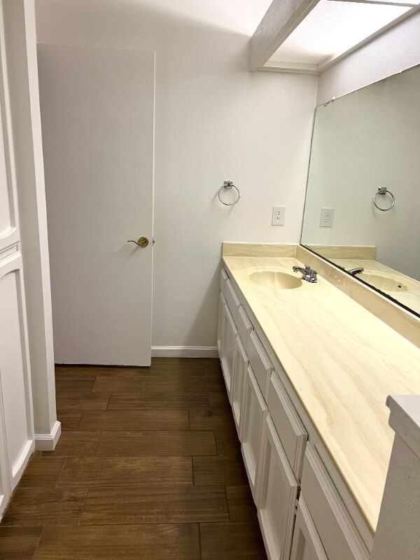 Building Photo - 4312 White Ln