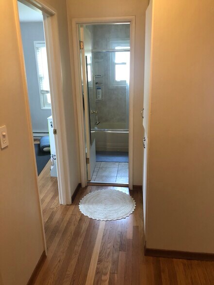 Building Photo - 5105 SE 51st Ave
