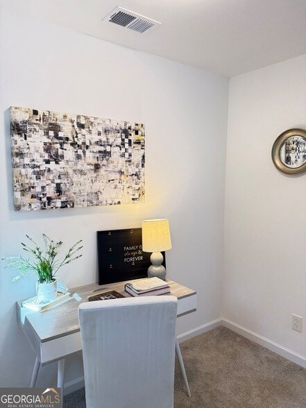 Building Photo - 3925 Pineshore Cir