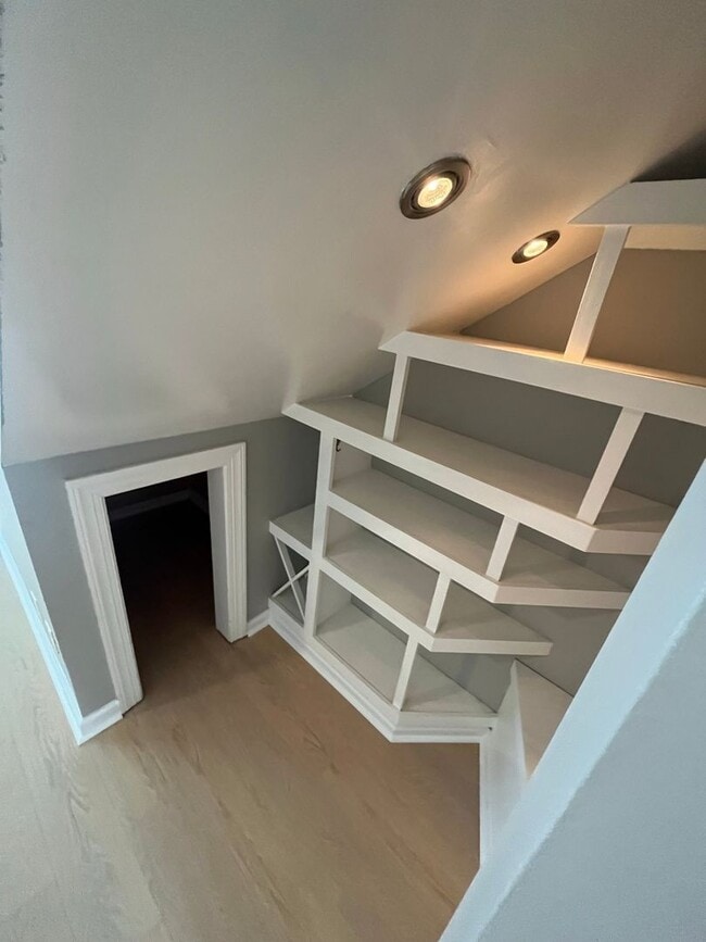 Building Photo - Available now! Spacious 3-bedroom, 2.5 bath townhome in Georgetown