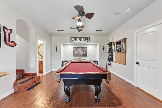 Building Photo - 122 Silverstone Dr