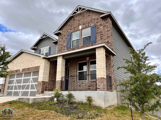 Building Photo - Beautiful 2-story 4 bed/2.5 bath home with...