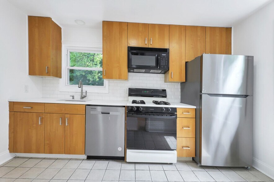 Building Photo - 179A Christie Heights St