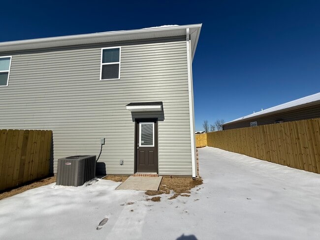 Building Photo - 6805 SW Dignity Ave