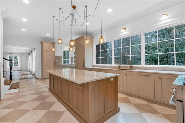 Building Photo - 115 Mount Paran Ridge