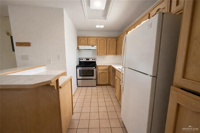 Building Photo - 607 Gastel Cir