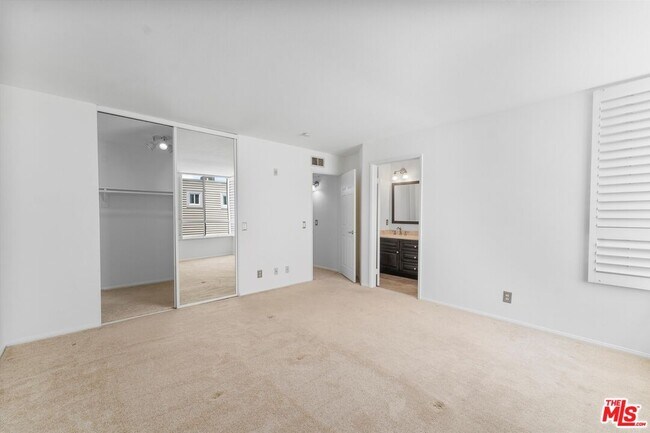 Building Photo - 4164 Tujunga Ave