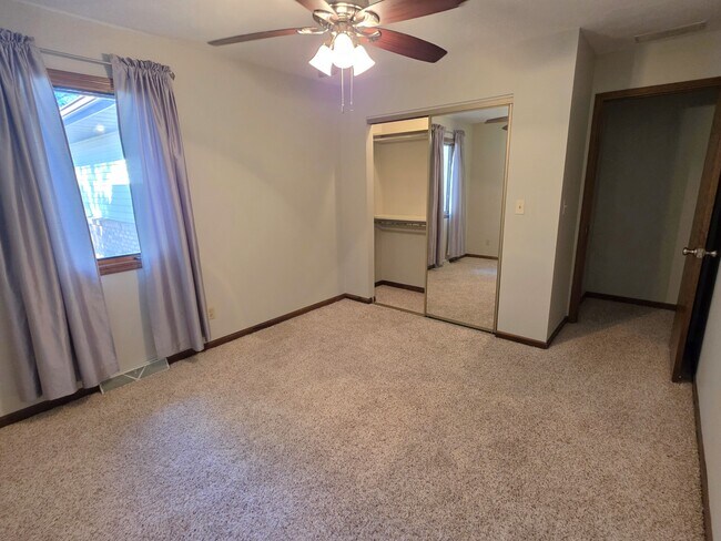 Building Photo - 2510 Raleigh Rd