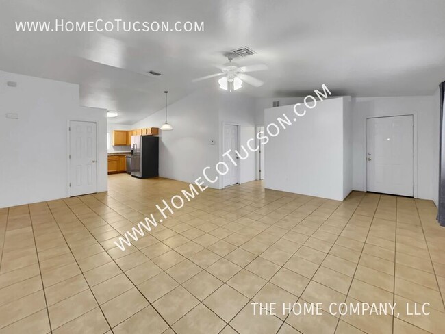 Building Photo - 428 E Geronimo Bluff Loop