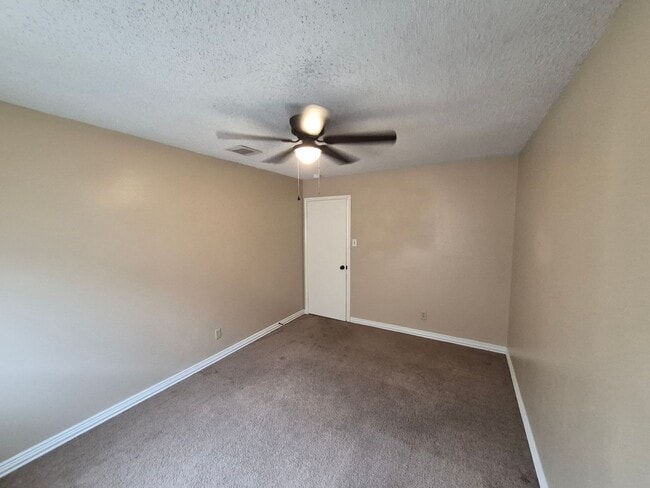 Building Photo - 8007 Chestnut Bluff Dr