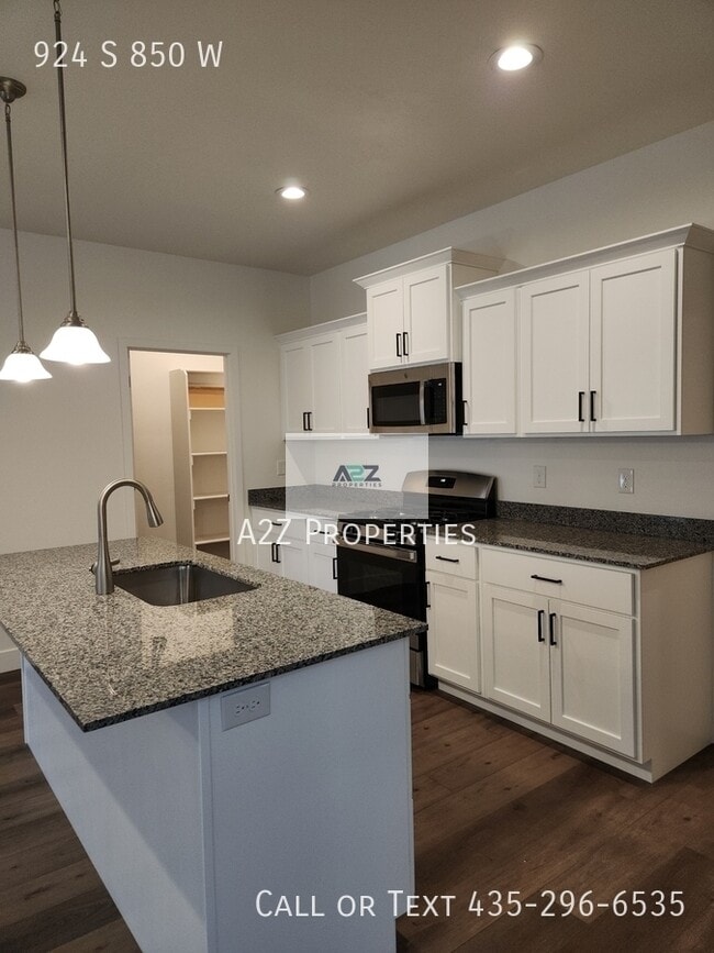 Building Photo - 924 S 850 W
