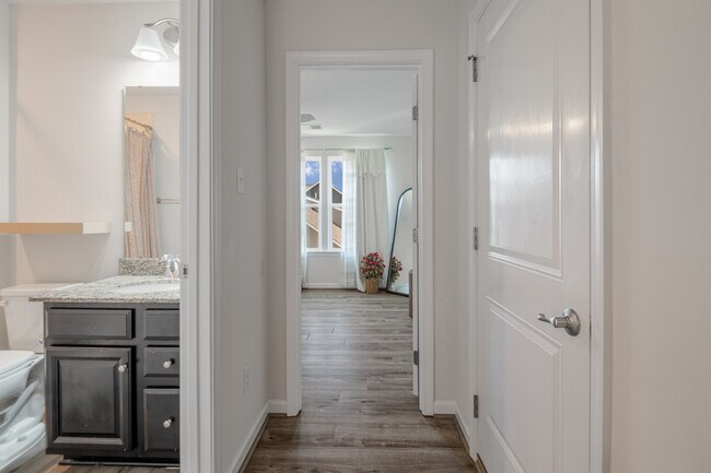 Building Photo - 16848 White Daisy Loop