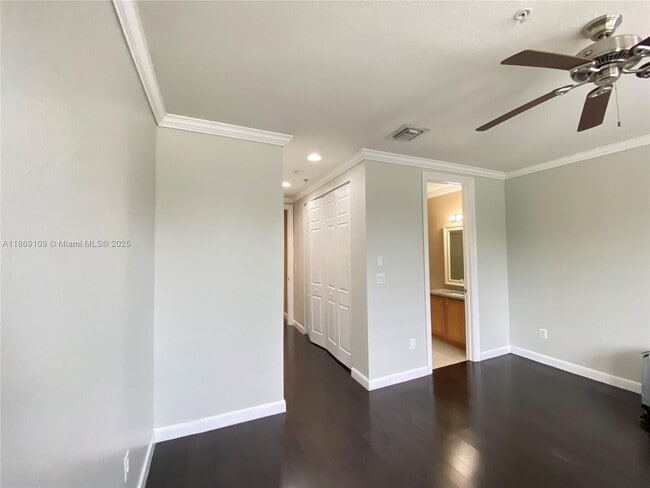 Building Photo - 770 Millbrae Ct