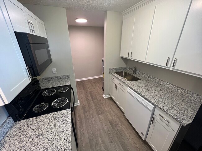 Building Photo - 724 Lanford Rd