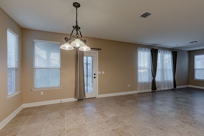 Building Photo - Beautiful 4BR / 2.5BA Home – Walk-In Closet, Covered Deck & Laundry Room