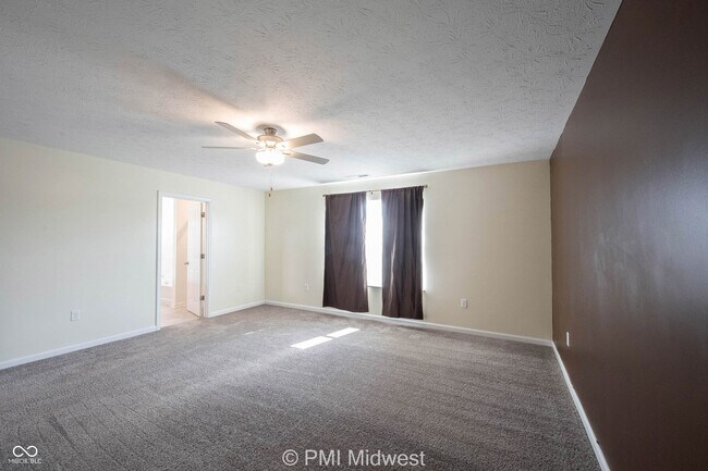 Building Photo - 3975 Fenwick Ln