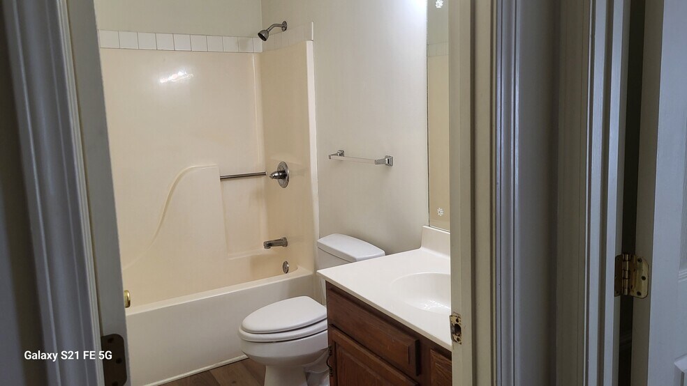 2nd Bath - 315 Hutchinson Ave