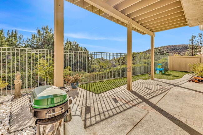 Building Photo - 6042 E Birdcage Ct