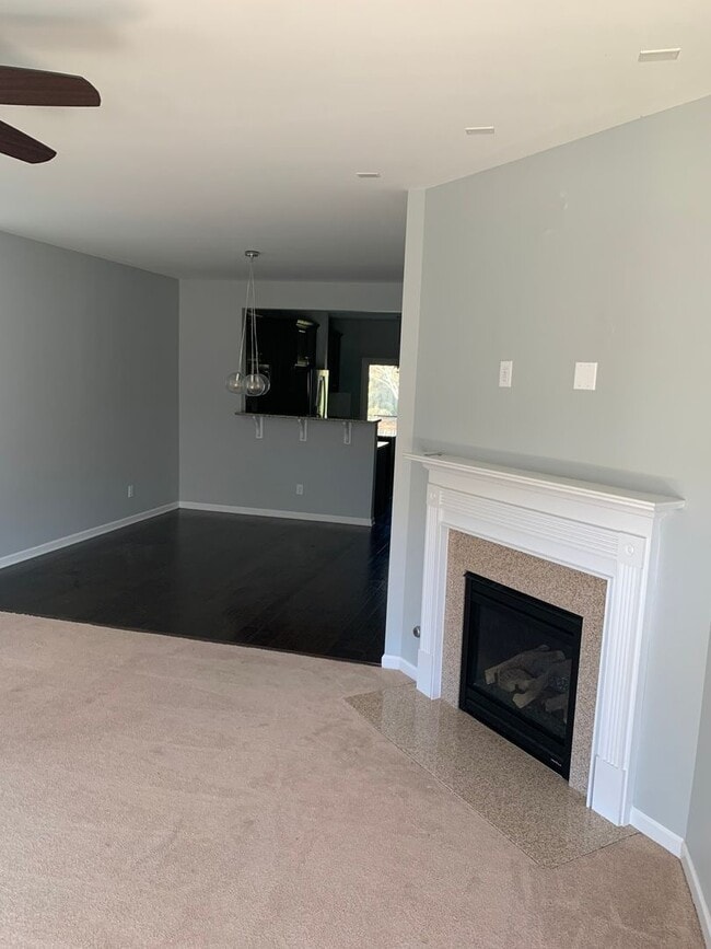 Building Photo - Traemoor Village Townhome