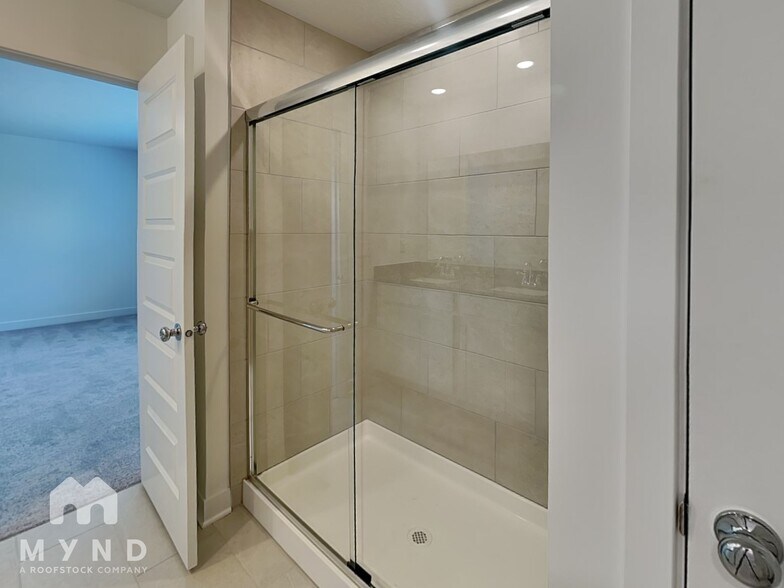 Building Photo - 16935 Sandhurst Pl