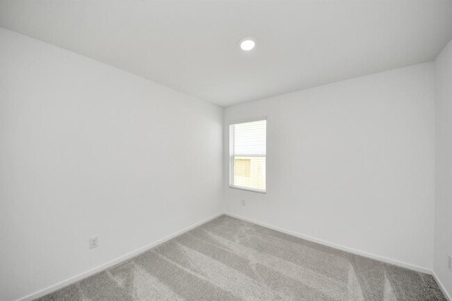 Building Photo - 25657 Rose Creek Dr