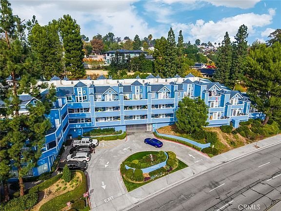 Building Photo - 1501 N Brea Blvd