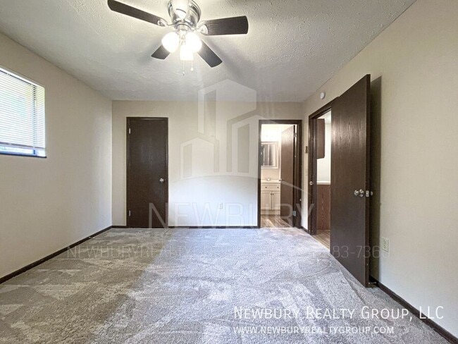 Building Photo - 16 Clearview Meadows