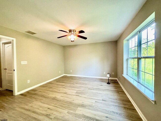 Building Photo - 27 Oyster Bay