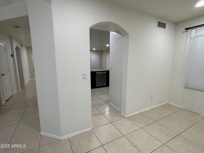 Building Photo - 1231 N Tercera Ct