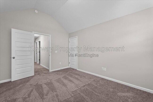 Building Photo - 234 Linsmore Ave