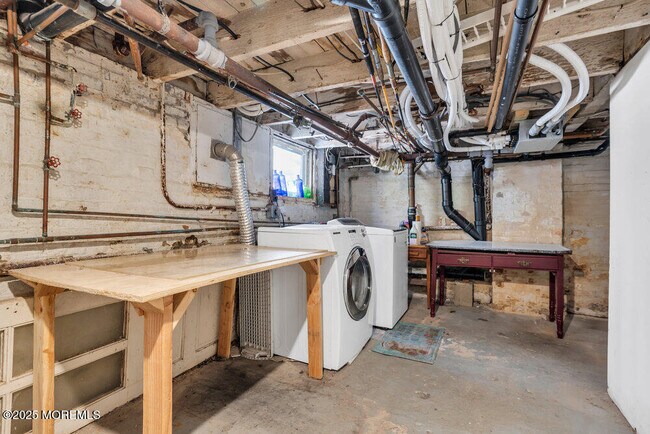 Building Photo - 31 Embury Ave