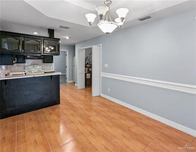 Building Photo - 30 N N Dakota St