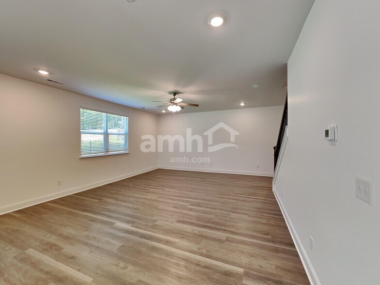 Building Photo - 230 Marin Dr