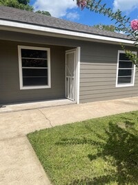 Building Photo - 2629 N Camp Cir