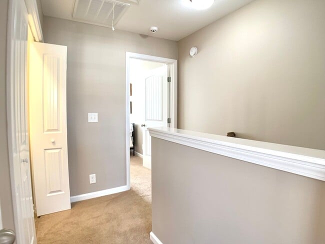 Building Photo - 308 Sam Houston Cir