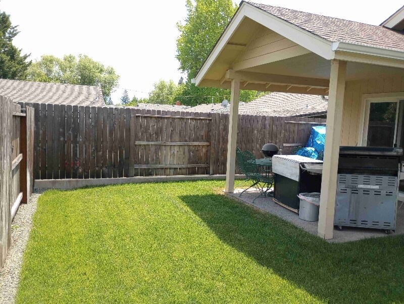 Building Photo - 1317 NW Conklin Ave