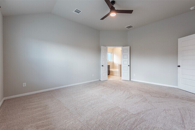 Building Photo - 250 Eagleville Dr