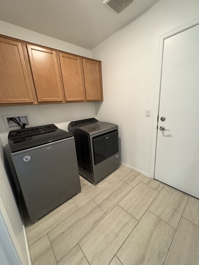 Building Photo - Beautiful Eastside Tucson  rental