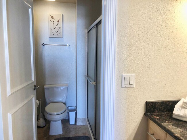 Building Photo - **MOVE-IN-SPECIAL $500 OFF 1st MO RENT** M...