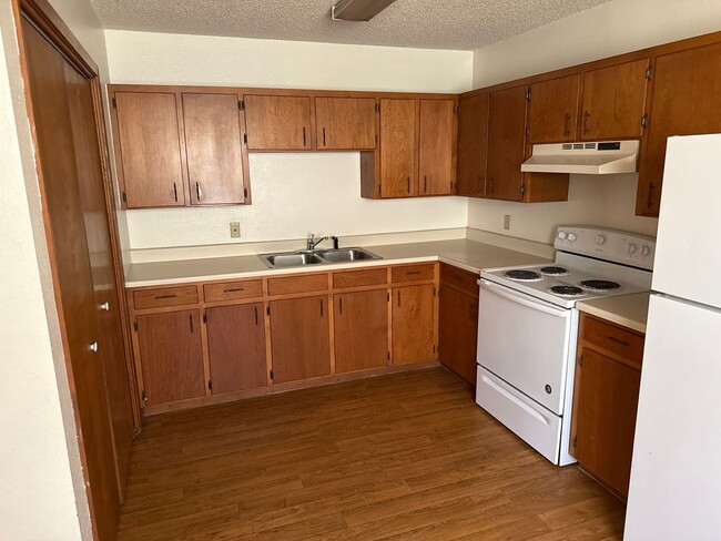 Building Photo - TRIPLE C - 1517