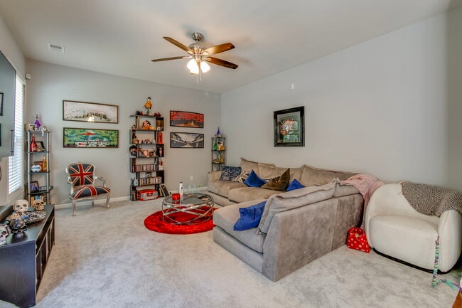 Building Photo - 456 Edenhall Dr