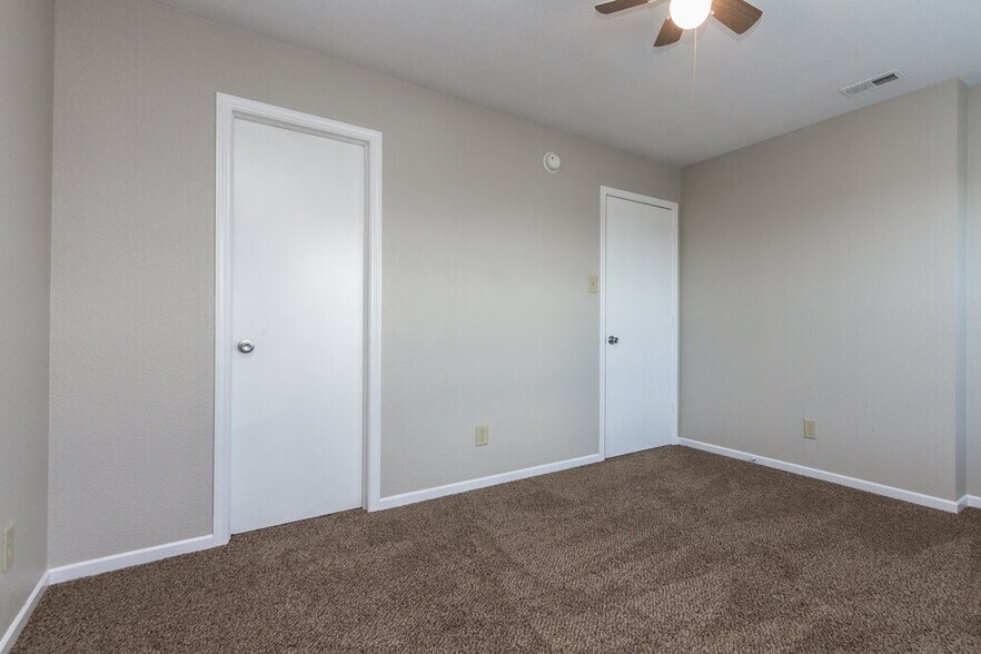 Building Photo - 8038 Retreat Ln