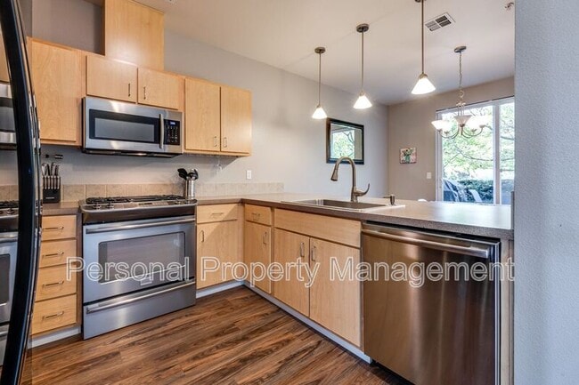 Building Photo - 112 W 24th St