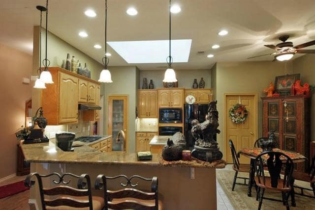 Building Photo - 1717 Flatwood Dr