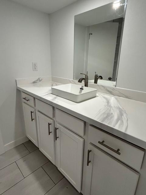 Building Photo - 1716 NW Kinyon Ave