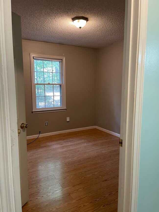 Building Photo - 133 Sterling Dr